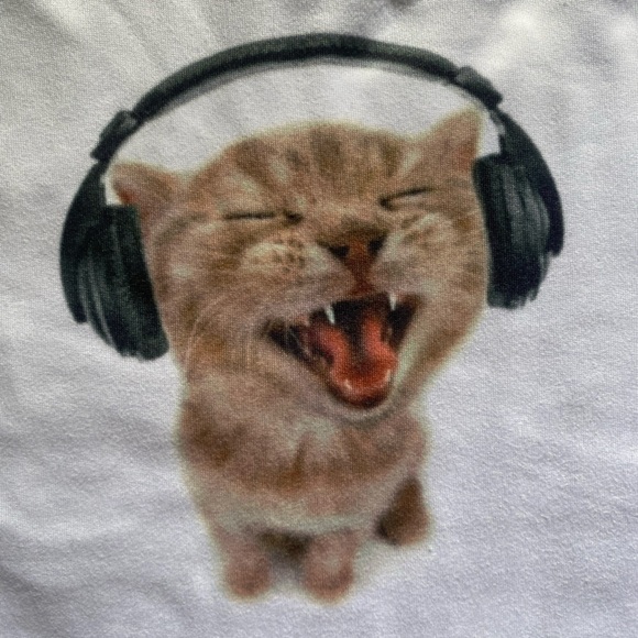 Headphone Cat Crop Top - Picture 3 of 3